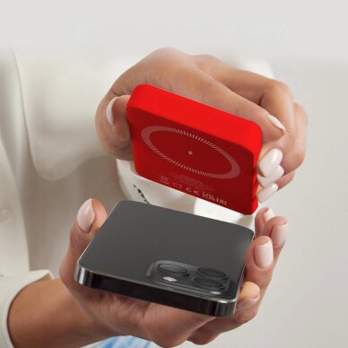 Belaidė magnetinė išorinė baterija 5000 mAh – raudona 5