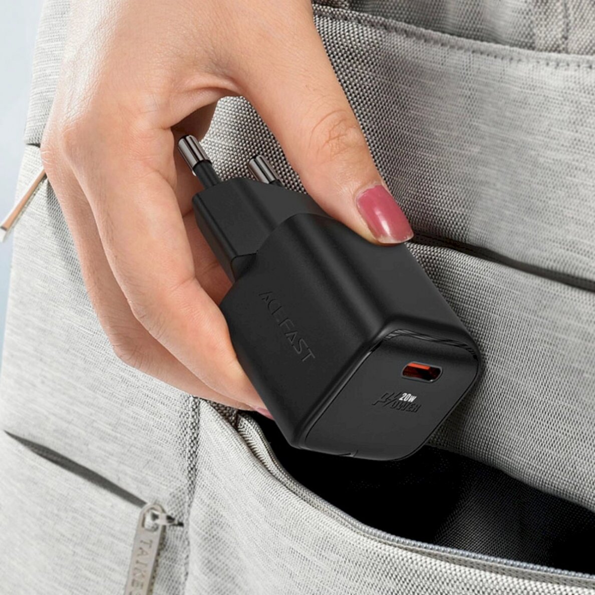 Acefast A73 Mini PD 20W GaN USB-C wall Įkroviklis - Juodas 2 Acefast A73 Mini PD 20W GaN USB-C wall Įkroviklis - Juodas 2