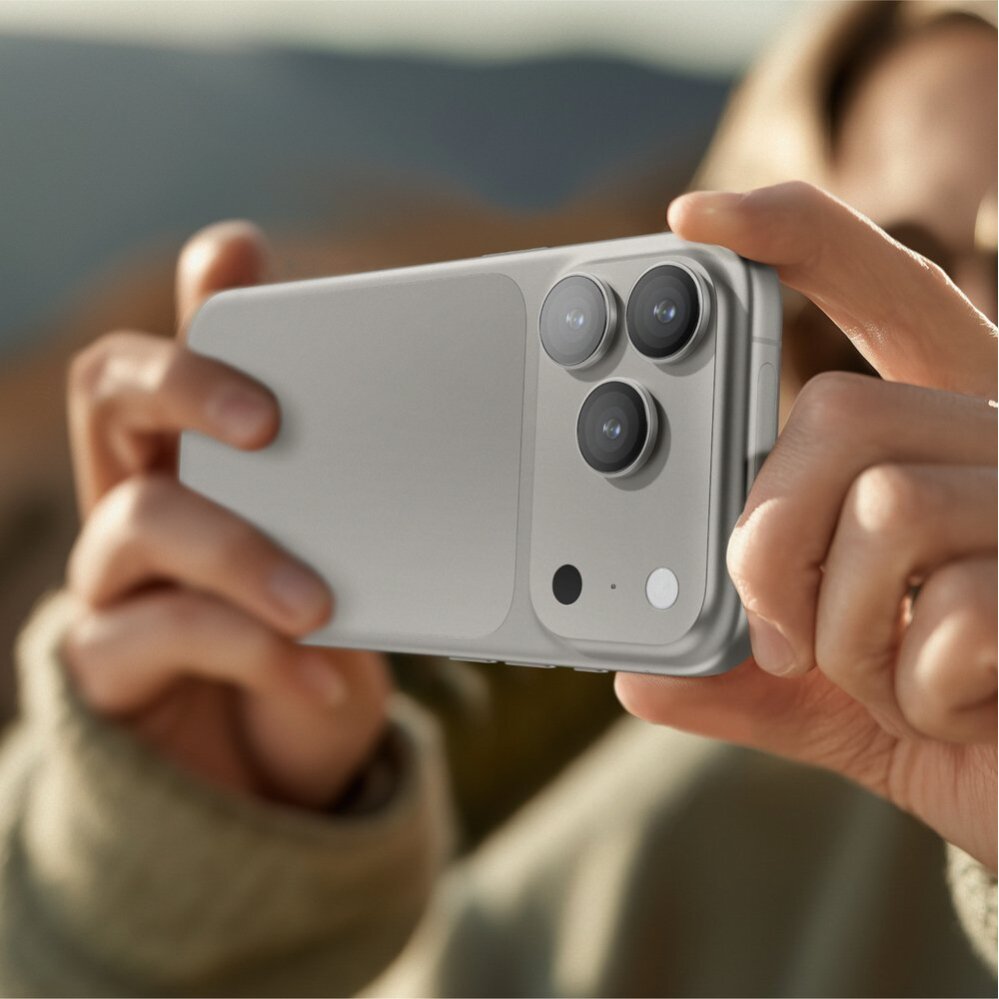 iPhone 17 Pro / Pro Max AmazingThing kameros stiklas su juodu aliuminio rėmeliu 4 iPhone 17 Pro / Pro Max AmazingThing kameros stiklas su juodu aliuminio rėmeliu 4