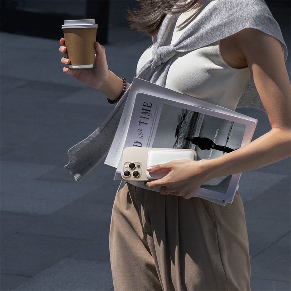 Išorinė baterija Baseus EnerFill FM11 Ultra-Mini 10000 mAh 22.5 W su MagSafe ir Baseus Simple USB-C 20 V/3 A 30 cm kabeliu – balta 8 Išorinė baterija Baseus EnerFill FM11 Ultra-Mini 10000 mAh 22.5 W su MagSafe ir Baseus Simple USB-C 20 V/3 A 30 cm kabeliu – balta 8