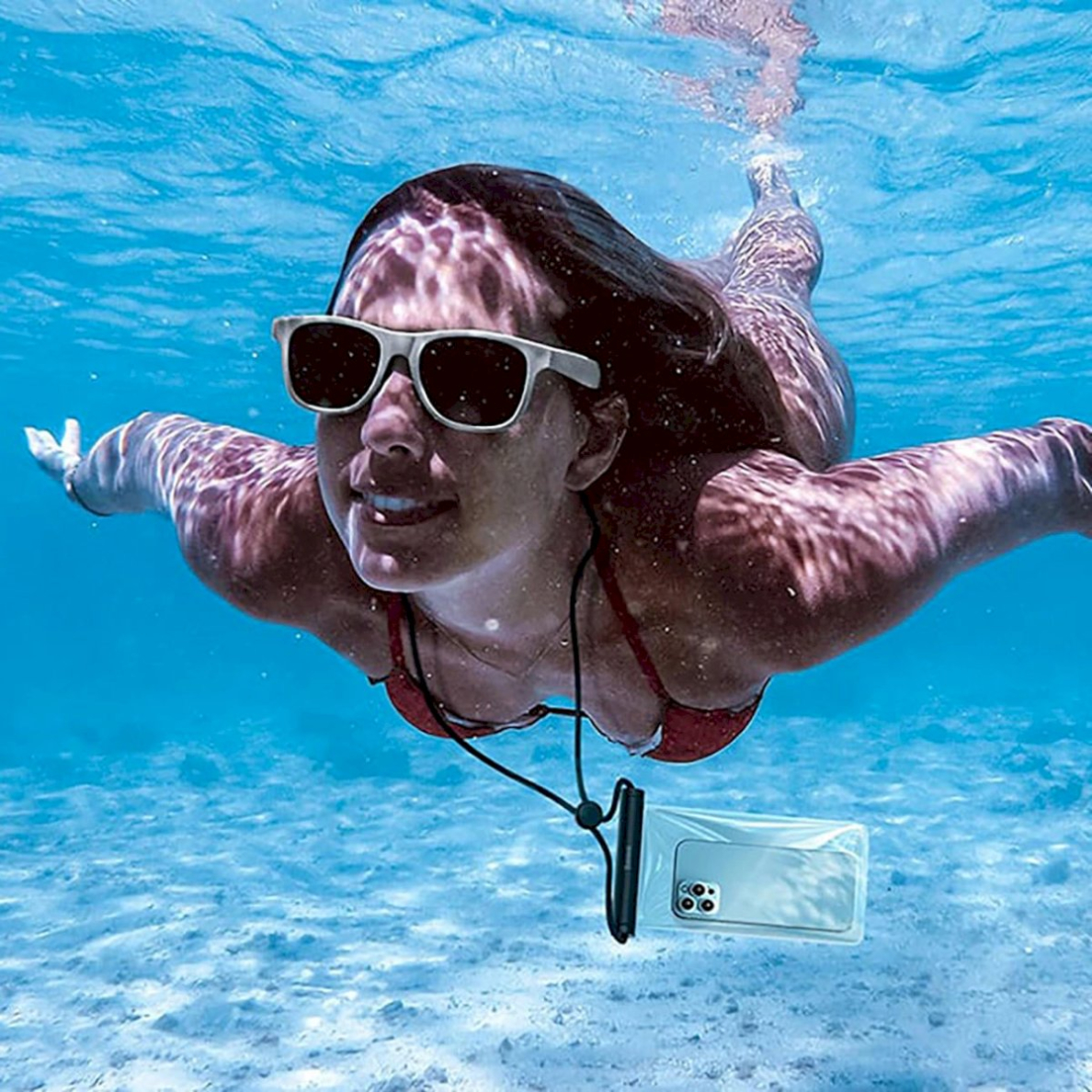 Baseus AquaGlide BS-PC030 vandeniui atsparus dėklas IPX8 with cylindrical clasp - juodas 7 Baseus AquaGlide BS-PC030 vandeniui atsparus dėklas IPX8 with cylindrical clasp - juodas 7