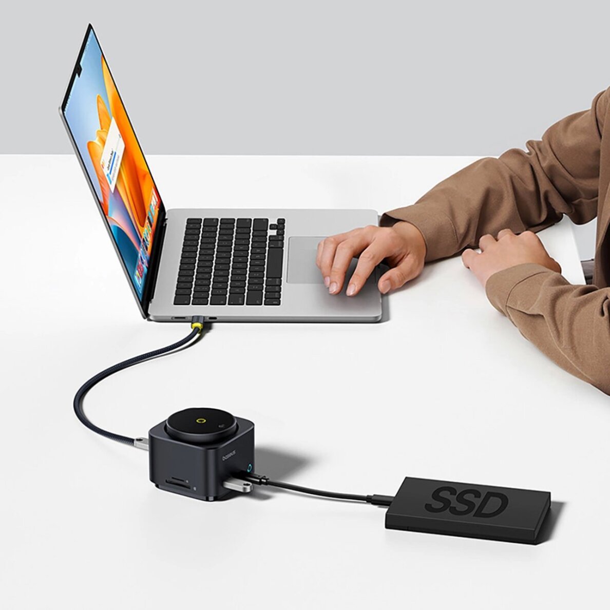 USB-C hubas Baseus MagPro Series II 7-in-1 su MagSafe įkrovikliu 15 W + HDMI + USB-A + USB-C + SD/TF – juodas 7 USB-C hubas Baseus MagPro Series II 7-in-1 su MagSafe įkrovikliu 15 W + HDMI + USB-A + USB-C + SD/TF – juodas 7