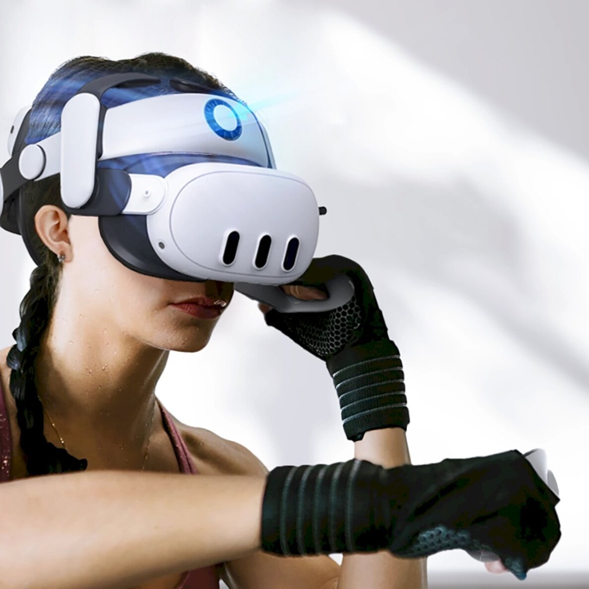 VR dirželis BoboVR S3 Pro su apkrovos paskirstymu Meta Quest 3 akiniams + B100 išorine baterija – baltas ir juodas 1