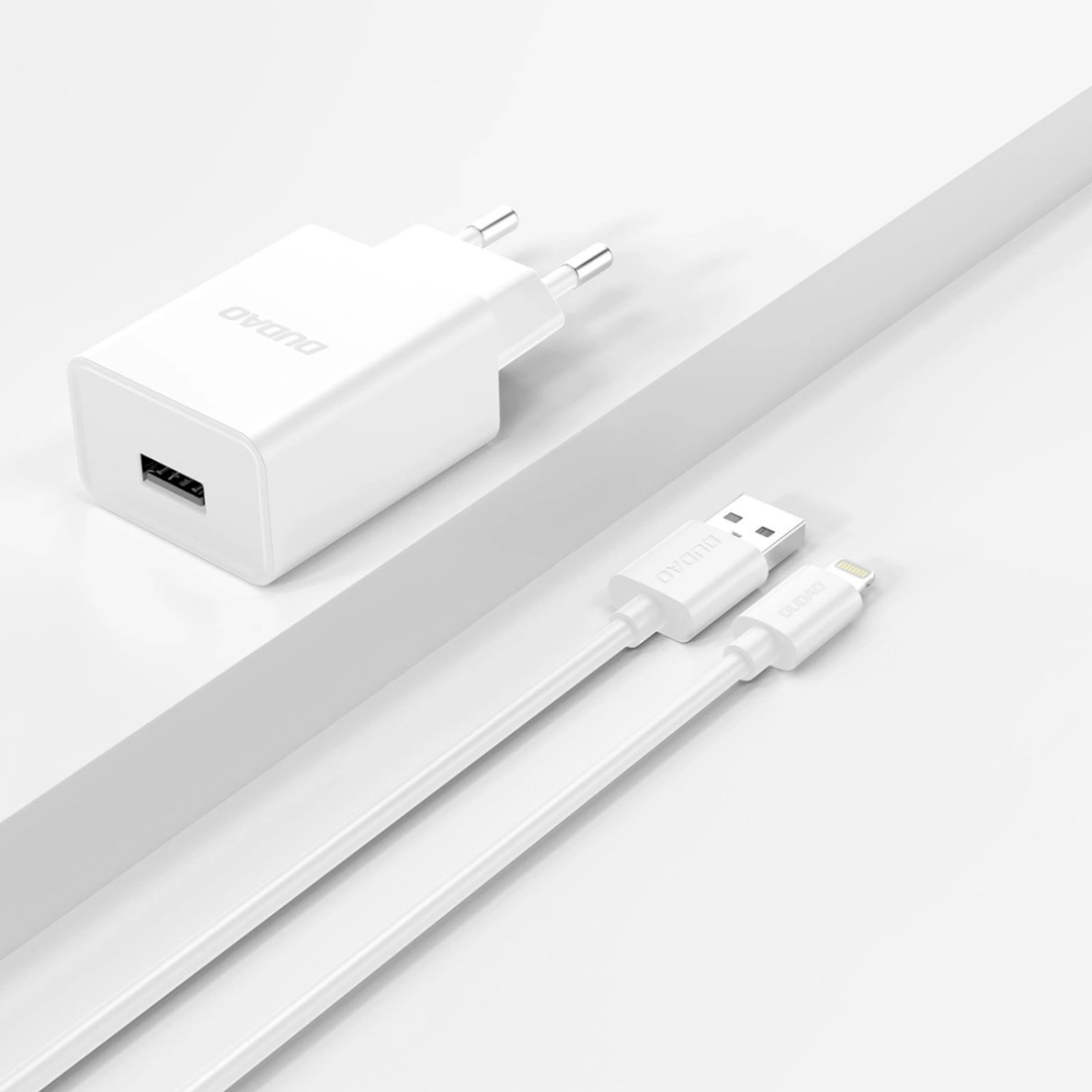 Dudao A4EU USB-A 2.1A sieninis įkroviklis – baltas + USB-A – Lightning kabelis 3 Dudao A4EU USB-A 2.1A sieninis įkroviklis – baltas + USB-A – Lightning kabelis 3