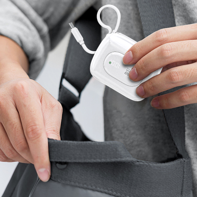 Išorinė baterija Dudao K32 10000 mAh 22.5 W su integruotu USB-C / Lightning kabeliu – balta 2 Išorinė baterija Dudao K32 10000 mAh 22.5 W su integruotu USB-C / Lightning kabeliu – balta 2