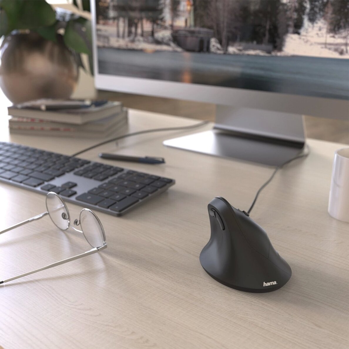 Laidinė pelė Hama EMC-500 ergonominė vertikali – juoda 3 Laidinė pelė Hama EMC-500 ergonominė vertikali – juoda 3