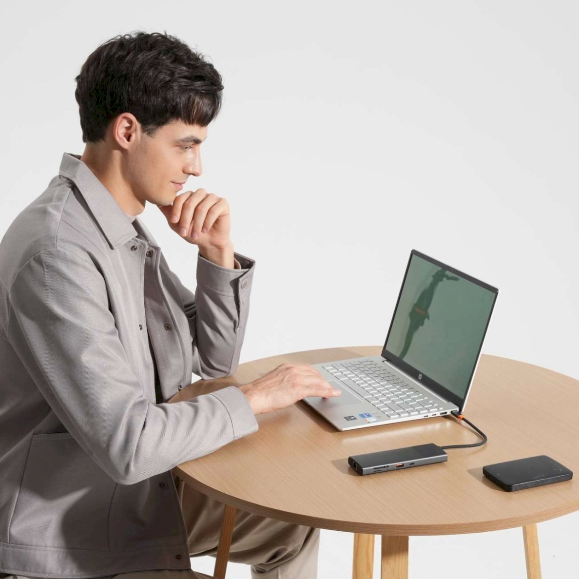 Baseus Metal Gleam Series HUB 10in1 USB-C – USB-C PD / USB-C / 3x USB-A / 2x HDMI / RJ-45 / SD / TF – juodas 3