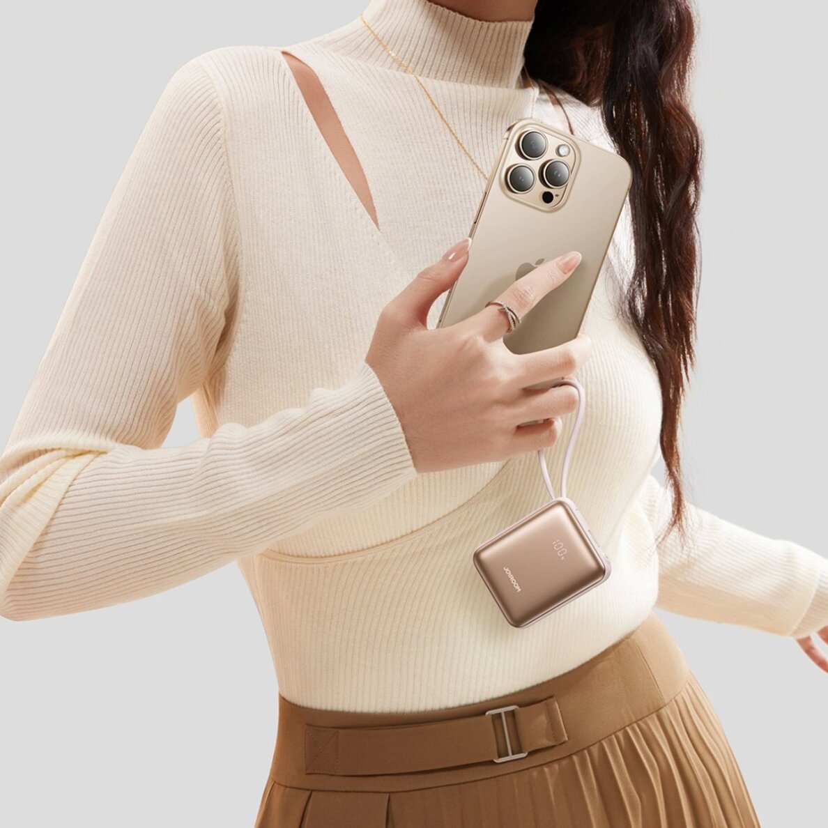 Išorinė baterija Power Bank Joyroom JR-PBF27 22.5W 10000mAh su dviem įmontuotais kabeliais – auksinė 2 Išorinė baterija Power Bank Joyroom JR-PBF27 22.5W 10000mAh su dviem įmontuotais kabeliais – auksinė 2