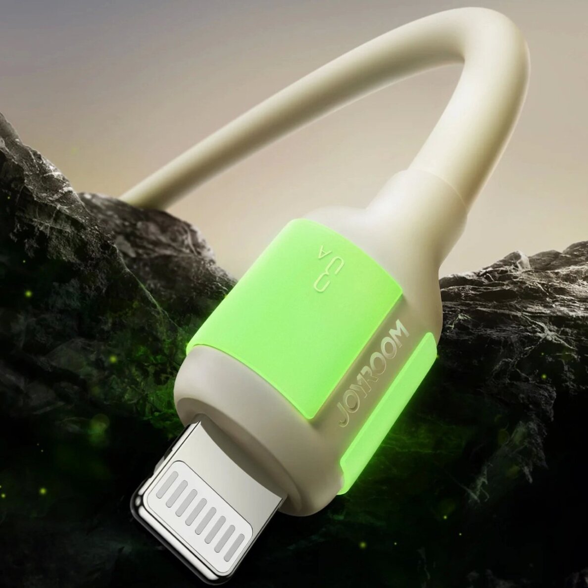 Įkrovimo kabelis Joyroom S-A53 3A USB-A – Lightning su fluorescuojančiu antgaliu 1.2 m – smėlio spalvos 1