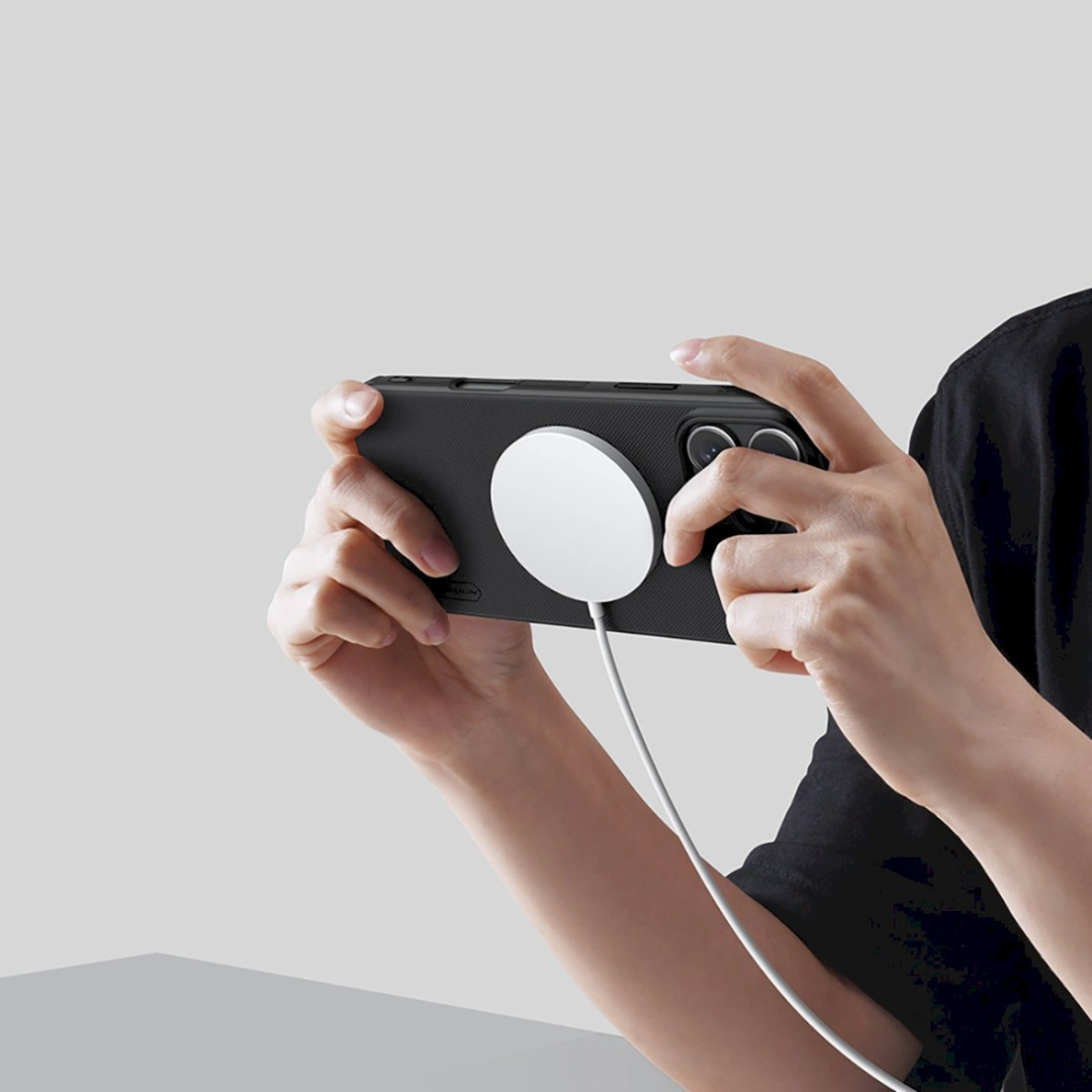 Nillkin Super Frosted Shield Pro Magnetic Dėklas iPhone 16 Pro - Juodas 8 Nillkin Super Frosted Shield Pro Magnetic Dėklas iPhone 16 Pro - Juodas 8