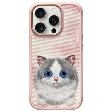 iPhone 16 Pro Nimmy Big Eyed Pet 2.0 katės dėklas – rožinis iPhone 16 Pro Nimmy Big Eyed Pet 2.0 katės dėklas – rožinis