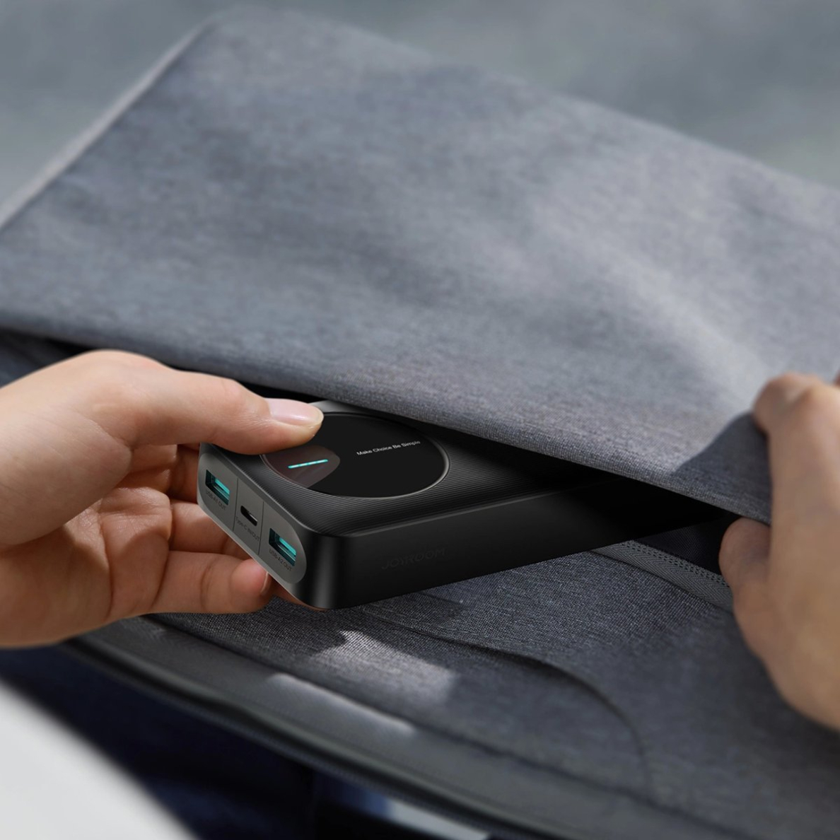 Joyroom JR-PBF14 Powerbank 20000mAh 2.4A 2x USB-A 1x USB-C – juodas 13