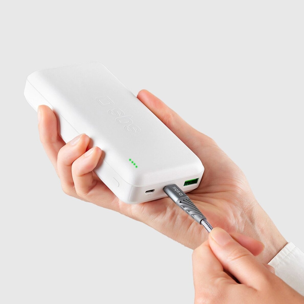 Išorinė baterija Powerbank SBS TTBB20000PD20W 20000mAh 20W Power Delivery su MicroUSB, USB-C, USB-A – balta 3 Išorinė baterija Powerbank SBS TTBB20000PD20W 20000mAh 20W Power Delivery su MicroUSB, USB-C, USB-A – balta 3