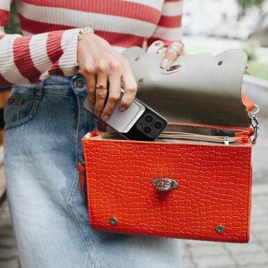 Išorinė baterija Powerbank Wozinsky WLWP-10KA0Y3WS 22.5W PD Qi2 10000mAh su stovu, 1x USB-A / 1x USB-C – balta 23 Išorinė baterija Powerbank Wozinsky WLWP-10KA0Y3WS 22.5W PD Qi2 10000mAh su stovu, 1x USB-A / 1x USB-C – balta 23