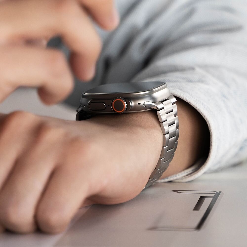 Apple Watch 8 / 9 / 10 / 11 / SE / Ultra (44 / 45 / 46 / 49 mm) Ringke Metal One Air apyrankė – sidabrinė 5