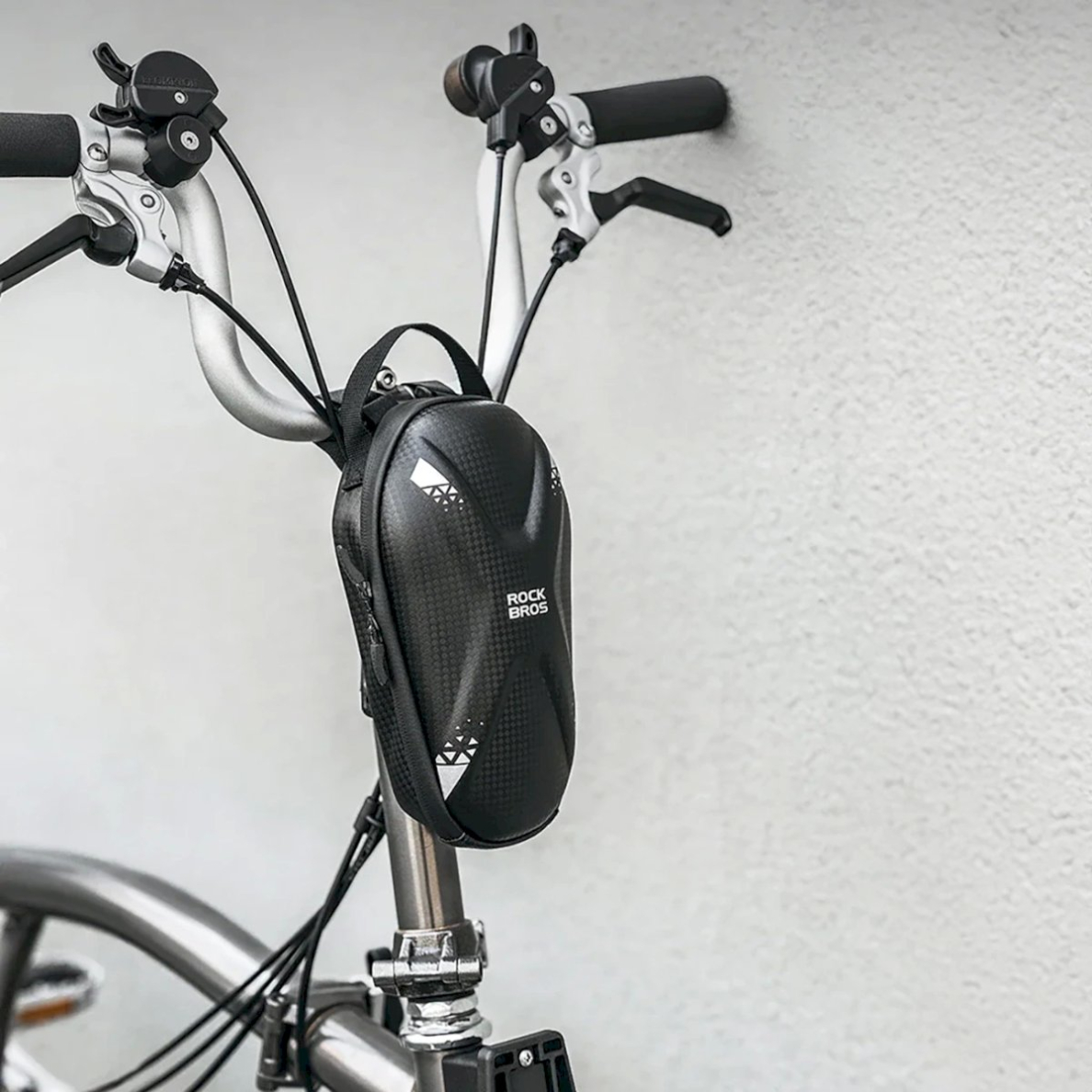 Rockbros Krepšys 3011006301 the handlebar of a bicycle or scooter 1.3 l - Juodas 11 Rockbros Krepšys 3011006301 the handlebar of a bicycle or scooter 1.3 l - Juodas 11