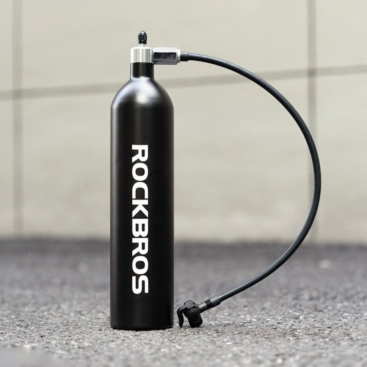 Padangų pripūtėjas Rockbros Tubeless Tire Inflator 200 PSI 1.2 l – juodas 13 Padangų pripūtėjas Rockbros Tubeless Tire Inflator 200 PSI 1.2 l – juodas 13