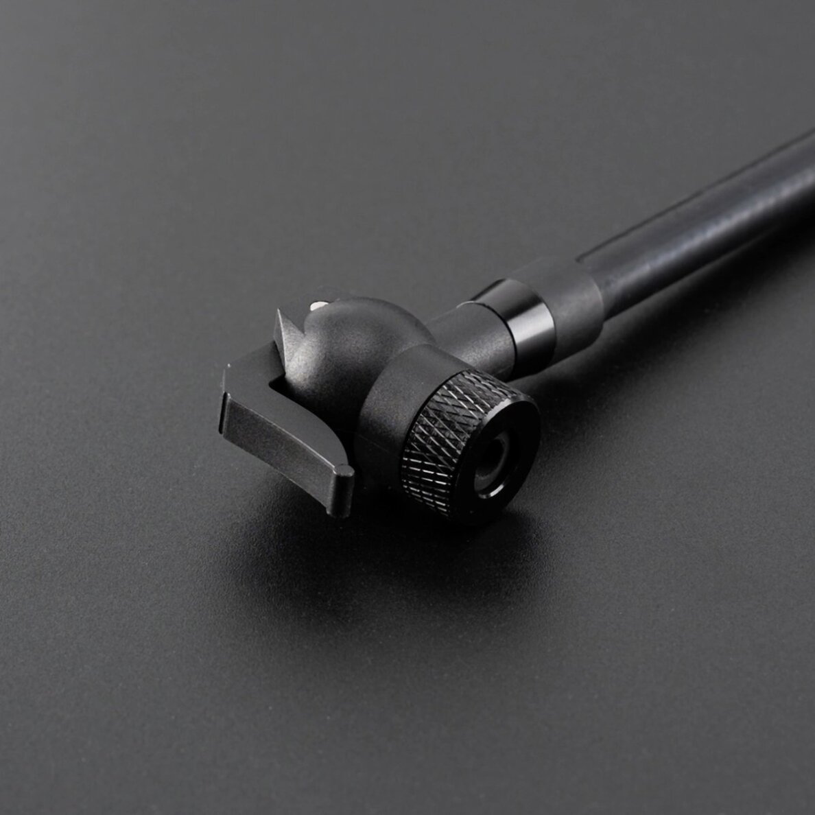 Padangų pripūtėjas Rockbros Tubeless Tire Inflator 200 PSI 1.2 l – juodas 5 Padangų pripūtėjas Rockbros Tubeless Tire Inflator 200 PSI 1.2 l – juodas 5