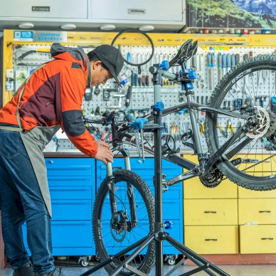 Rockbros MP-02 Grindinis remonto stovas dviračiams su fiksavimo rankenėlėmis – juodas 6