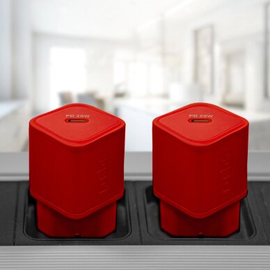 Sieninis įkroviklis SBS TETRGAN1C20R 20W GaN su Power Delivery – raudonas 2 Sieninis įkroviklis SBS TETRGAN1C20R 20W GaN su Power Delivery – raudonas 2