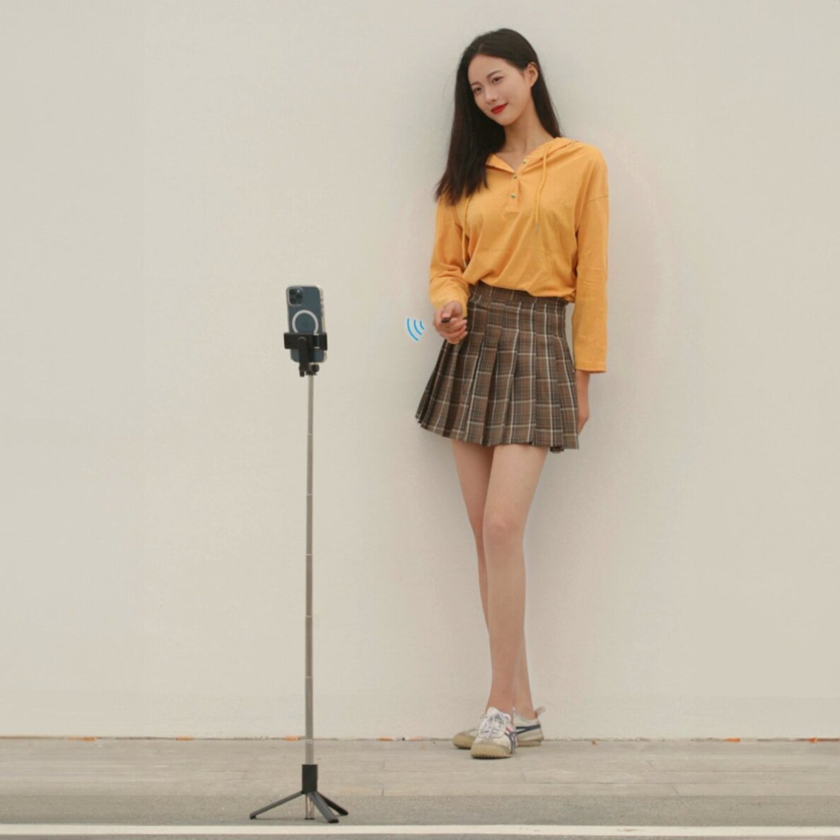 Selfie lazda WHS1Y teleskopinė 1m su telefono laikikliu – juoda 12 Selfie lazda WHS1Y teleskopinė 1m su telefono laikikliu – juoda 12