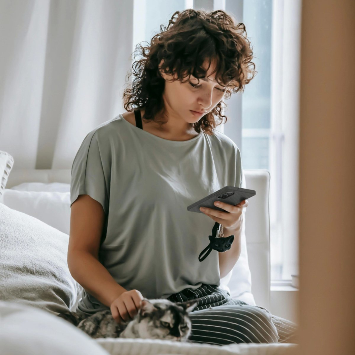 Samsung Galaxy S25 Edge Spigen Liquid Air dėklas - pilkas 15