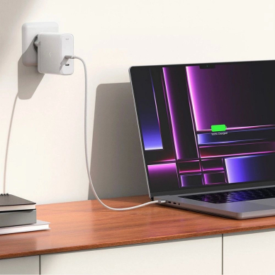 Spigen ArcStation Pro įkroviklis + USB-C 140W kabelis – baltas 1