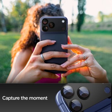 iPhone 17 Pro Spigen Optik Pro XL kameros stiklas – juodas 8 iPhone 17 Pro Spigen Optik Pro XL kameros stiklas – juodas 8