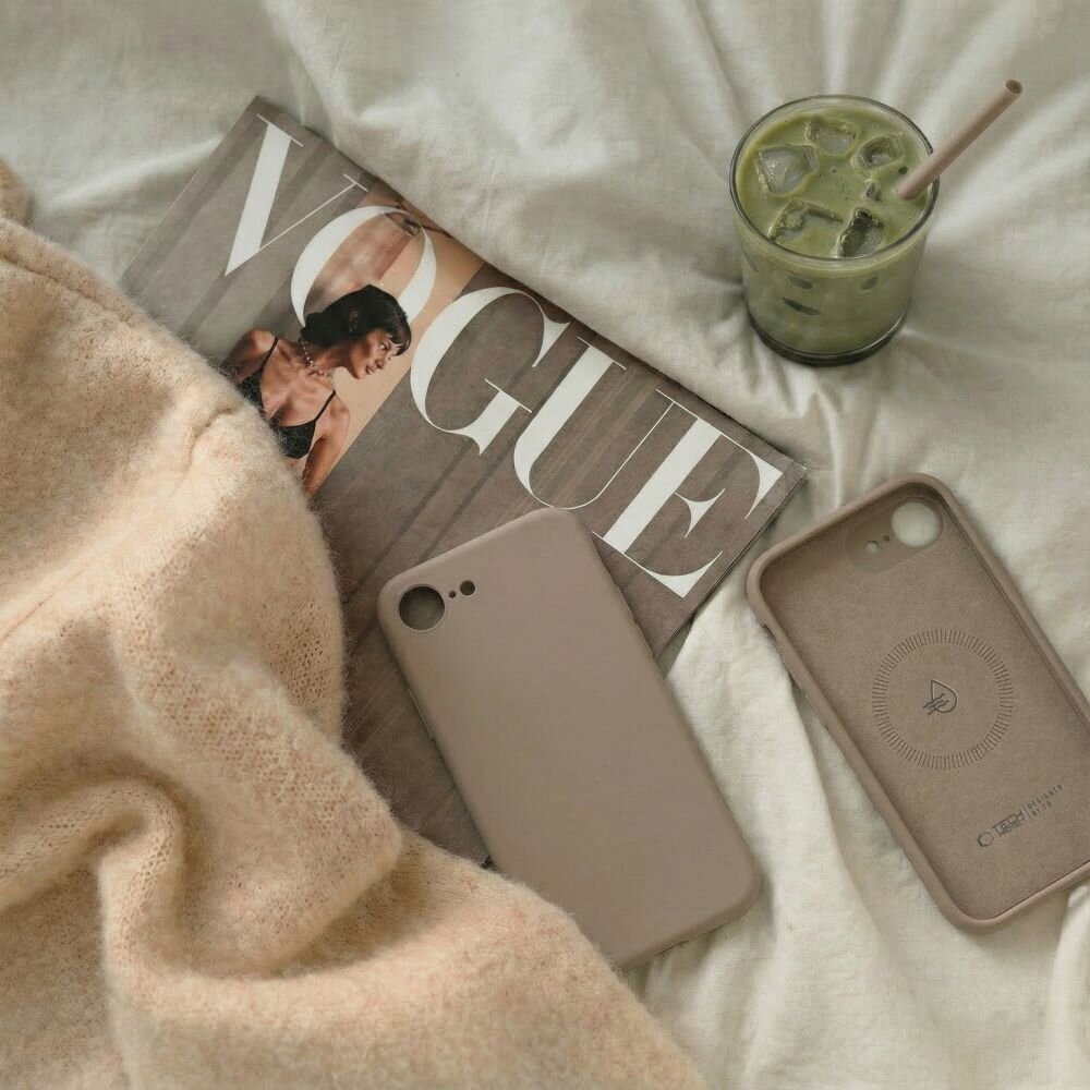 Iphone 16e / Iphone 17e / 17e Tech-Protect Silicone MagSafe dėklas – rudas 3