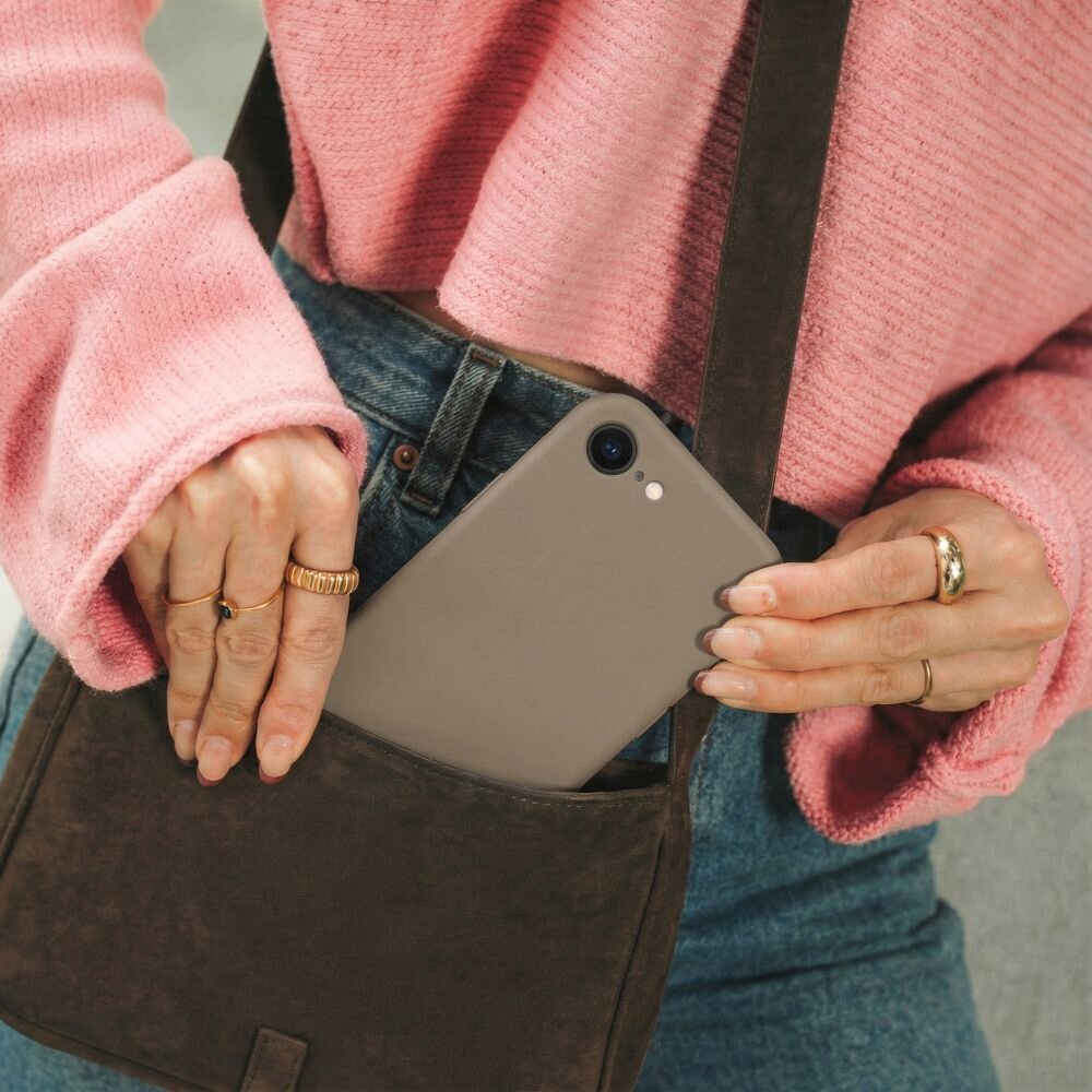 Iphone 16e / Iphone 17e / 17e Tech-Protect Silicone MagSafe dėklas – rudas 4