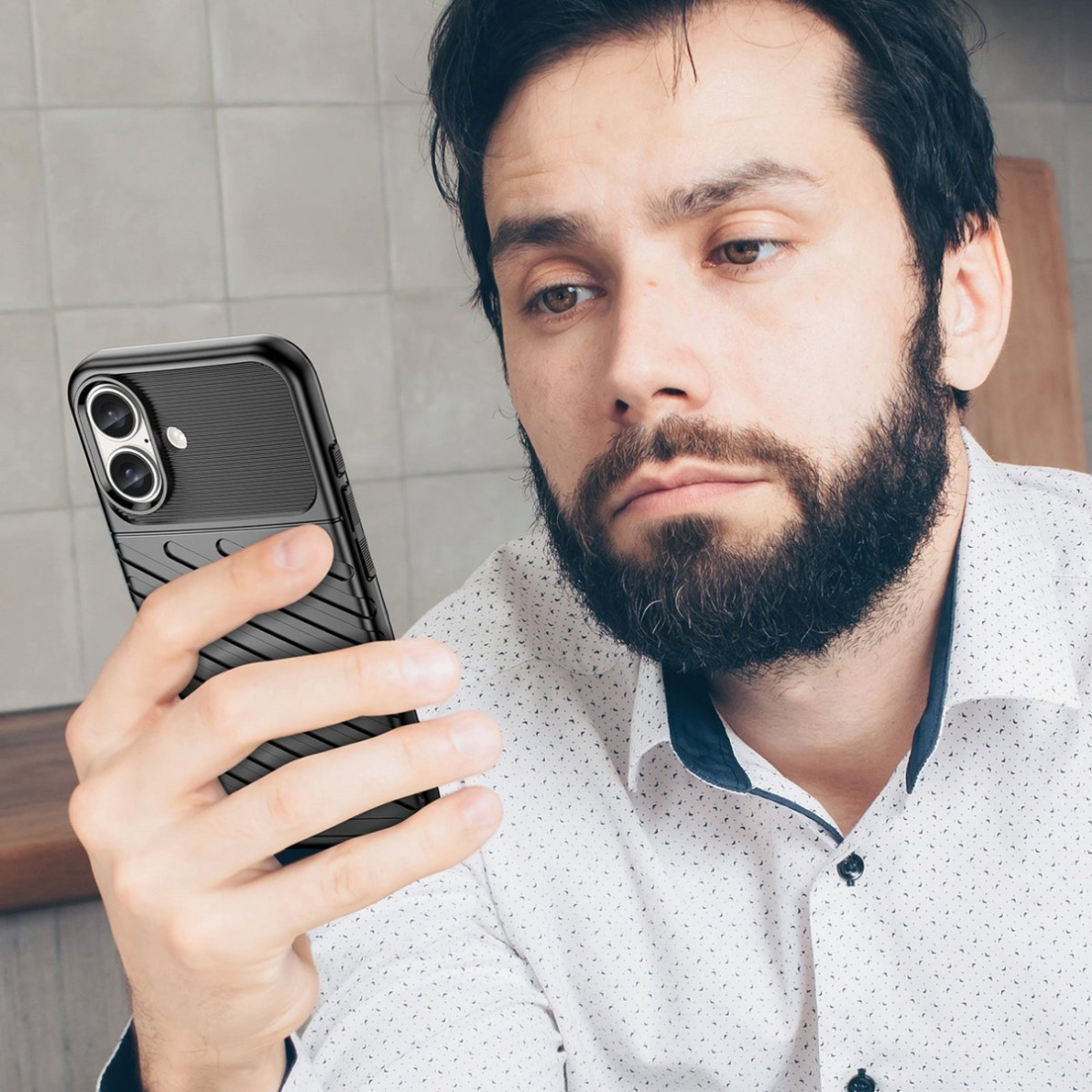 Dėklas Thunder iPhone 16 Plus silikoninis - Juodas 6 Dėklas Thunder iPhone 16 Plus silikoninis - Juodas 6