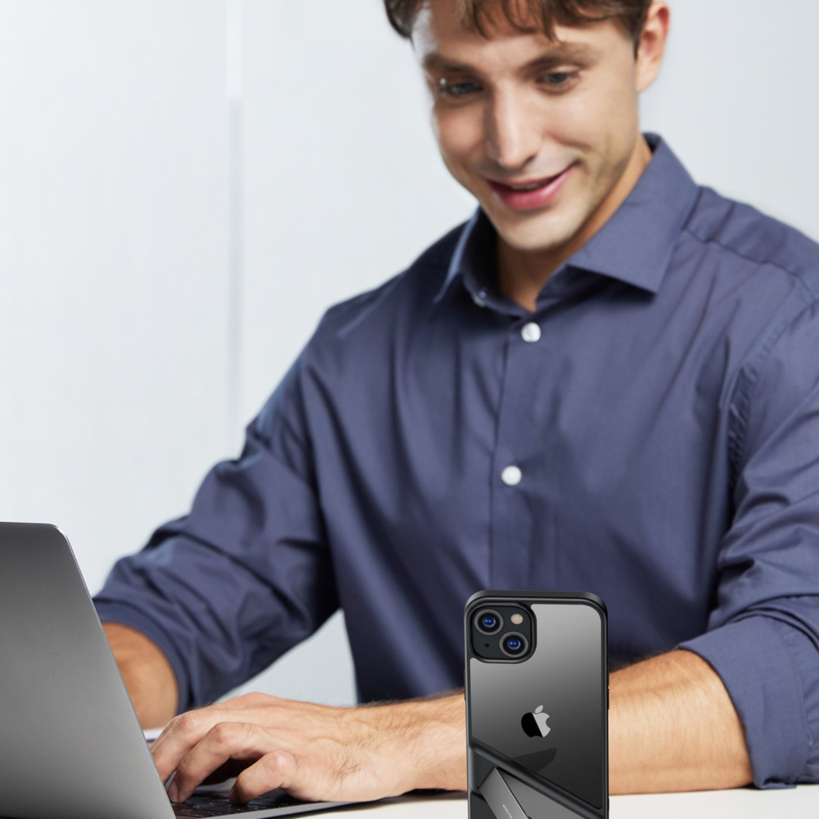 Dėklas Ugreen LP633 Kickstand iPhone 14 (90924) 5 Dėklas Ugreen LP633 Kickstand iPhone 14 (90924) 5