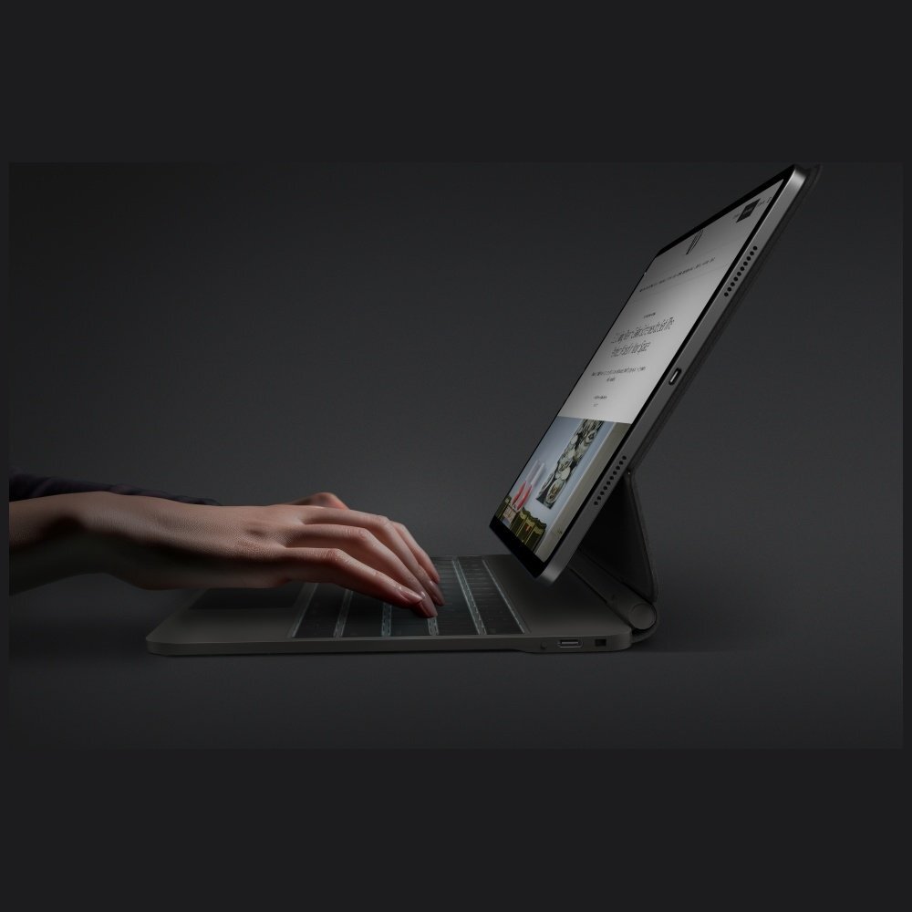 iPad Air 13" 2024 / 2025 / iPad Pro 13" 2024 dėklas Uniq Venno Pro Magnetic Smart su klaviatūra – juodas 5 iPad Air 13" 2024 / 2025 / iPad Pro 13" 2024 dėklas Uniq Venno Pro Magnetic Smart su klaviatūra – juodas 5