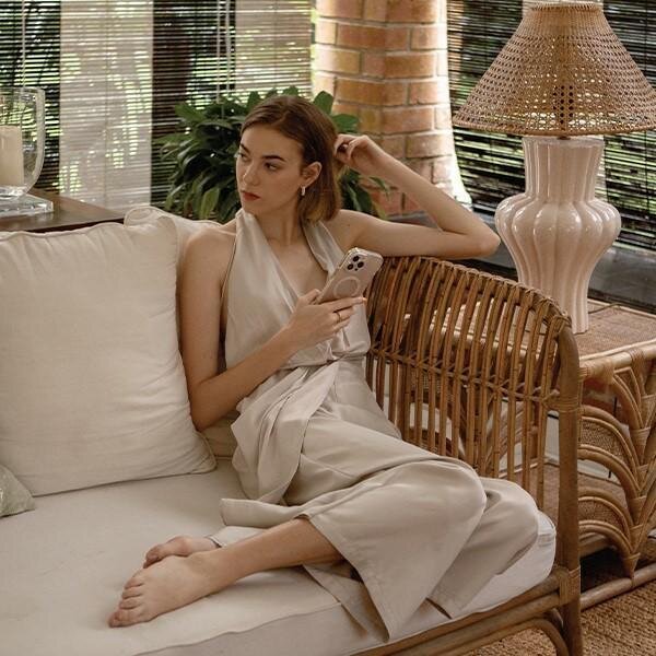 Dėklas UNIQ etui Coehl Lumino iPhone 14 Pro Auksinis 3 Dėklas UNIQ etui Coehl Lumino iPhone 14 Pro Auksinis 3