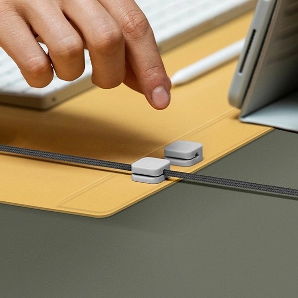 Magnetinis kilimėlis Uniq Hagen Magnetic Desk Pad dvisluoksnis – geltonas / pilkas 2 Magnetinis kilimėlis Uniq Hagen Magnetic Desk Pad dvisluoksnis – geltonas / pilkas 2