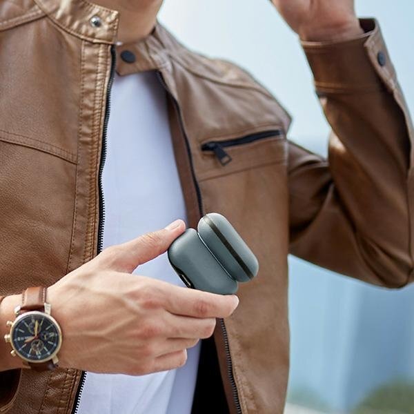 AirPods Pro 2 Uniq Lyden DS dėklas – mėlynas ir juodas 3 AirPods Pro 2 Uniq Lyden DS dėklas – mėlynas ir juodas 3