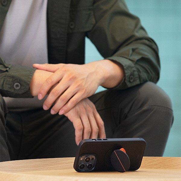 iPhone 14 Pro Uniq Novo dėklas – juodas 6 iPhone 14 Pro Uniq Novo dėklas – juodas 6