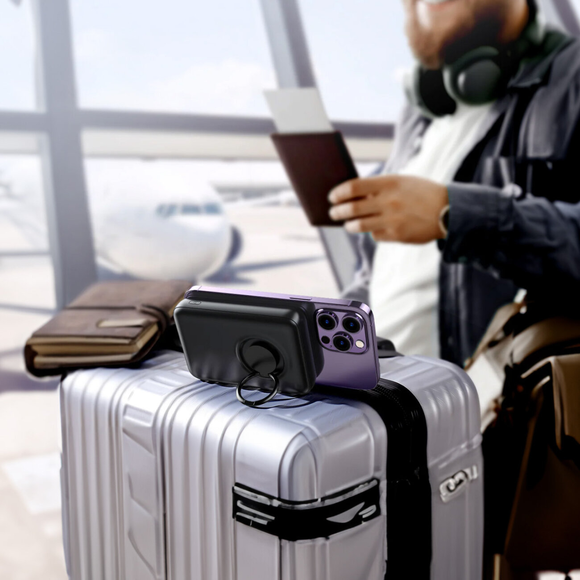 Wireless powerbank 10000mAh Joyroom JR-W050 20W MagSafe with ring and stand - black 5 Wireless powerbank 10000mAh Joyroom JR-W050 20W MagSafe with ring and stand - black 5