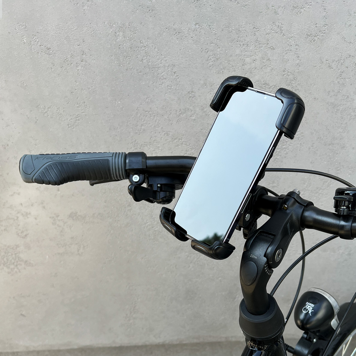 Laikiklis Wozinsky strong phone holder for the handlebar of a bicycle, motorcycle, scooters Juodas (WBHBK6) 11 Laikiklis Wozinsky strong phone holder for the handlebar of a bicycle, motorcycle, scooters Juodas (WBHBK6) 11