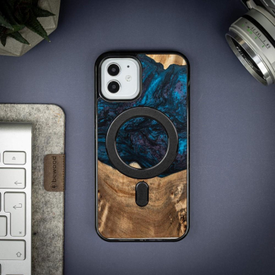 Dėklas iš Medžio ir Resino skirta iPhone 12/12 Pro MagSafe Bewood Unique Neptune - Navy Mėlynas &amp  Juodas 2