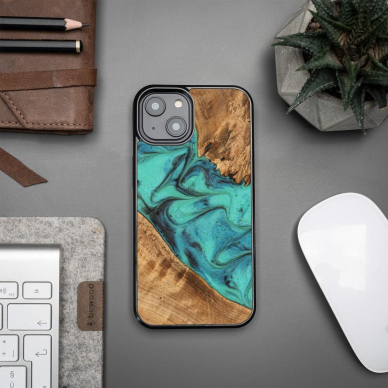 Dėklas iš Medžio ir Resino skirta iPhone 15 Plus Bewood Unique Turquoise - turquoise and Juodas 1