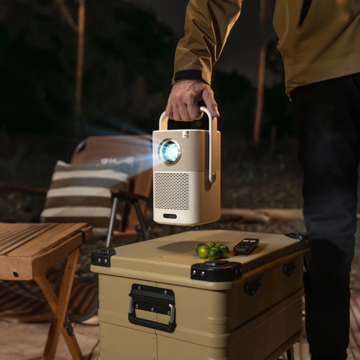 Projektorius Yaber T2 Plus LCD FullHD 1080p su JBL garsiakalbiais – smėlinis 21 Projektorius Yaber T2 Plus LCD FullHD 1080p su JBL garsiakalbiais – smėlinis 21