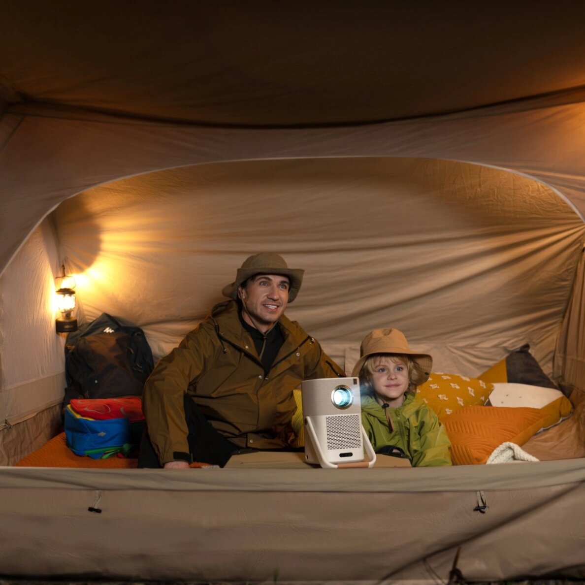 Projektorius Yaber T2 Plus LCD FullHD 1080p su JBL garsiakalbiais – smėlinis 22 Projektorius Yaber T2 Plus LCD FullHD 1080p su JBL garsiakalbiais – smėlinis 22